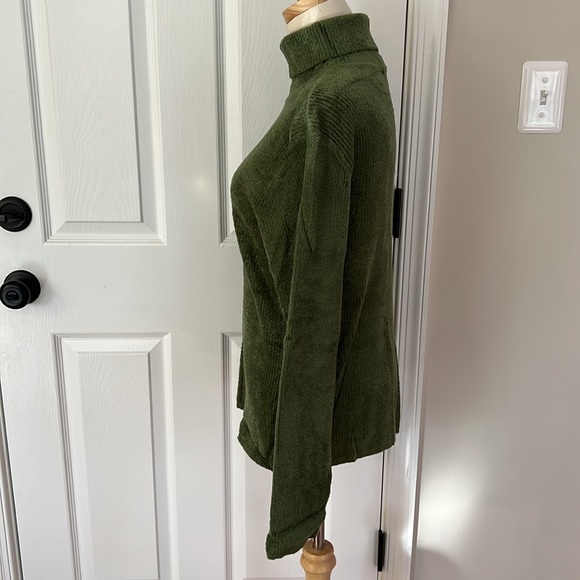 Super soft green turtleneck sweater - Picture 3 of 8